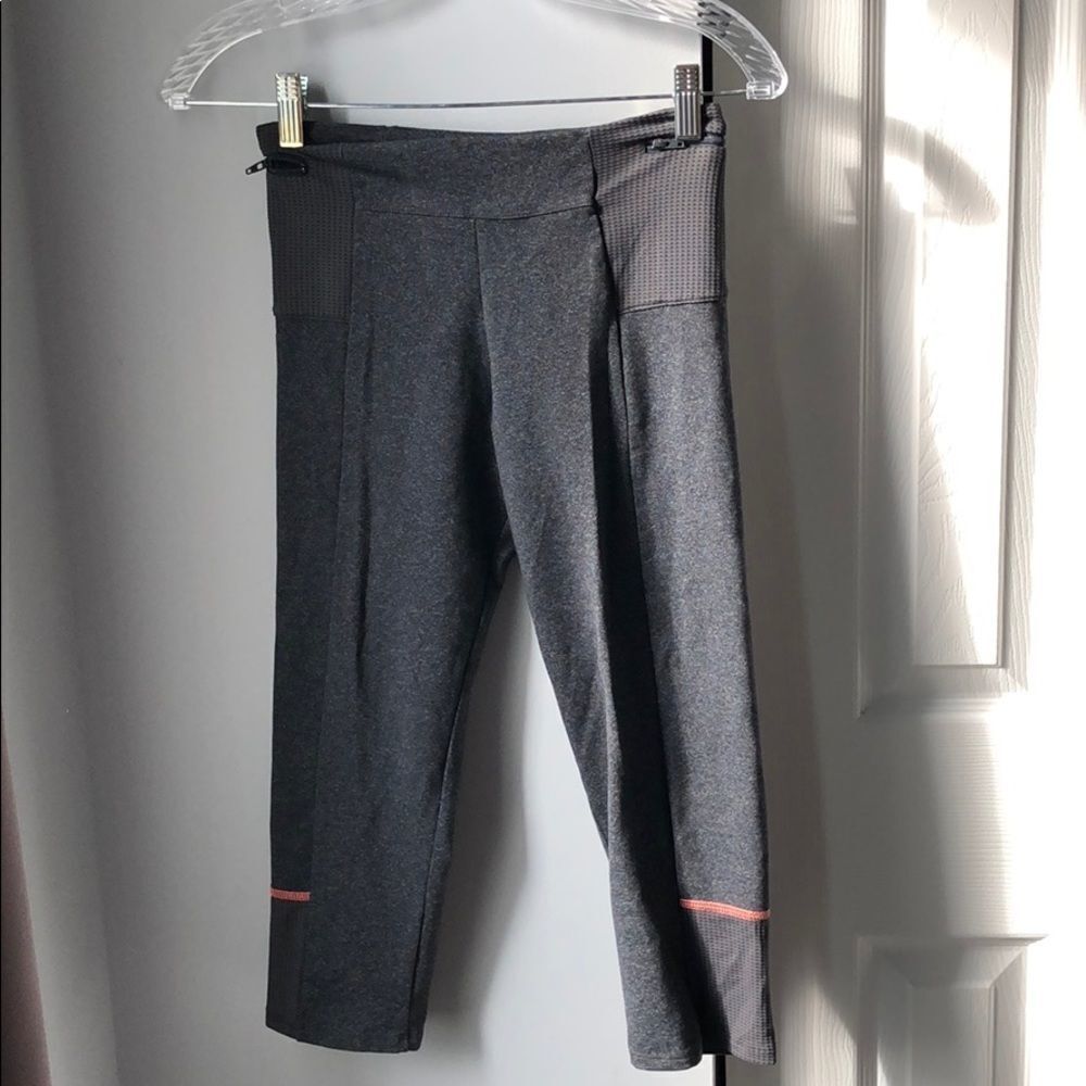 Solow Sport Workout Capris w Pockets- S